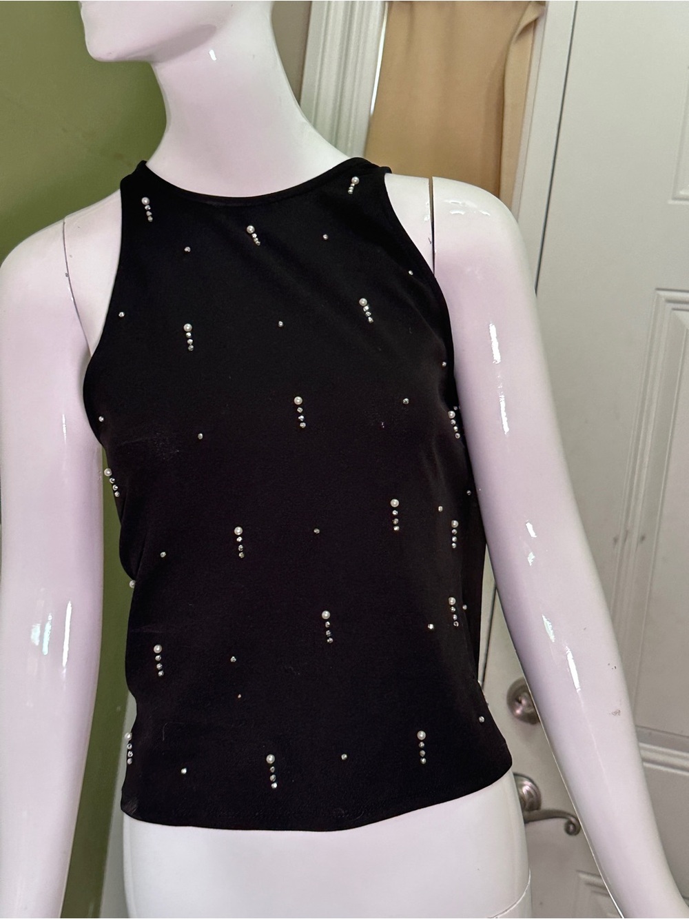 Women's Black Sleeveless Jewel-Embellished Tank Top y Express